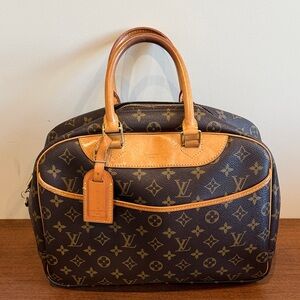 Louis Vuitton Deauville Monogram Leather Bag